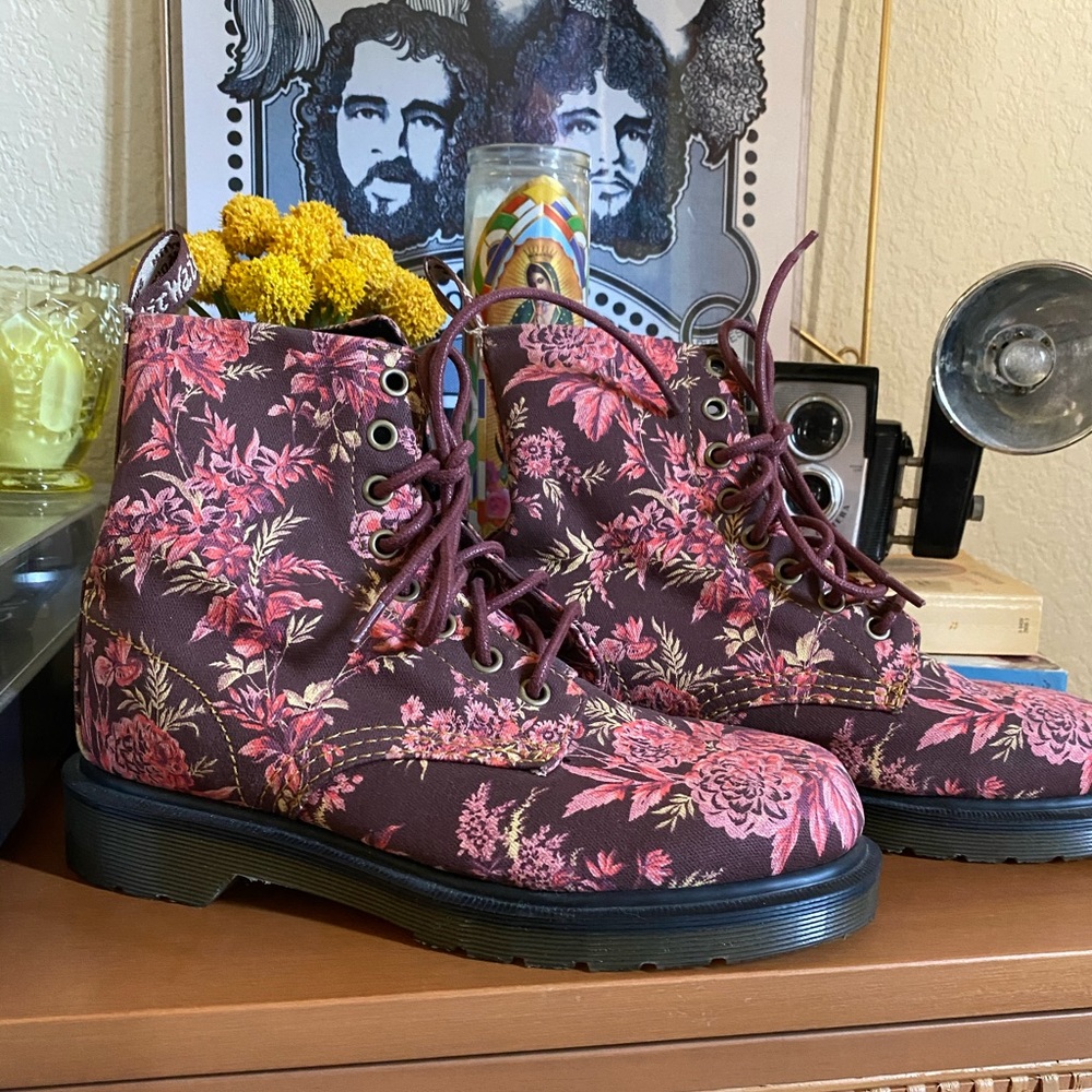 Dr. Martens Beckett boot